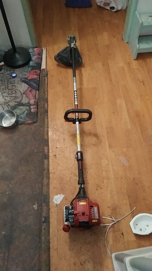 Craftsman 26.5 cc 4 cycle engine weed wacker for Sale in Clovis, CA