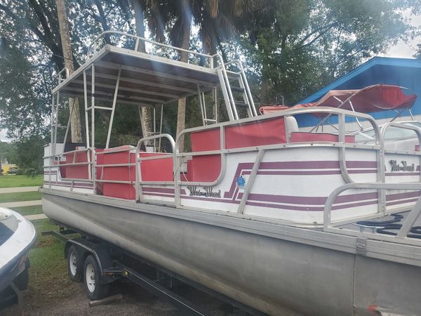 Wes crart pontoon boat 28 foot for Sale in North Miami, FL - OfferUp