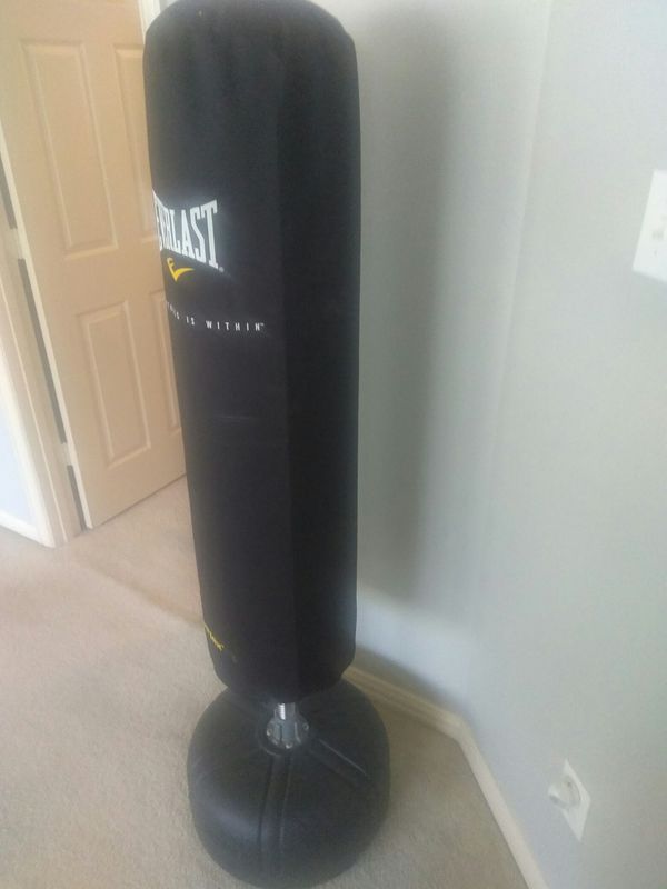 EVERLAST 2262 ADULT FLOOR STANDING PUNCHING/ KICKING BAG & MMA GLOVES for Sale in Plano, TX ...