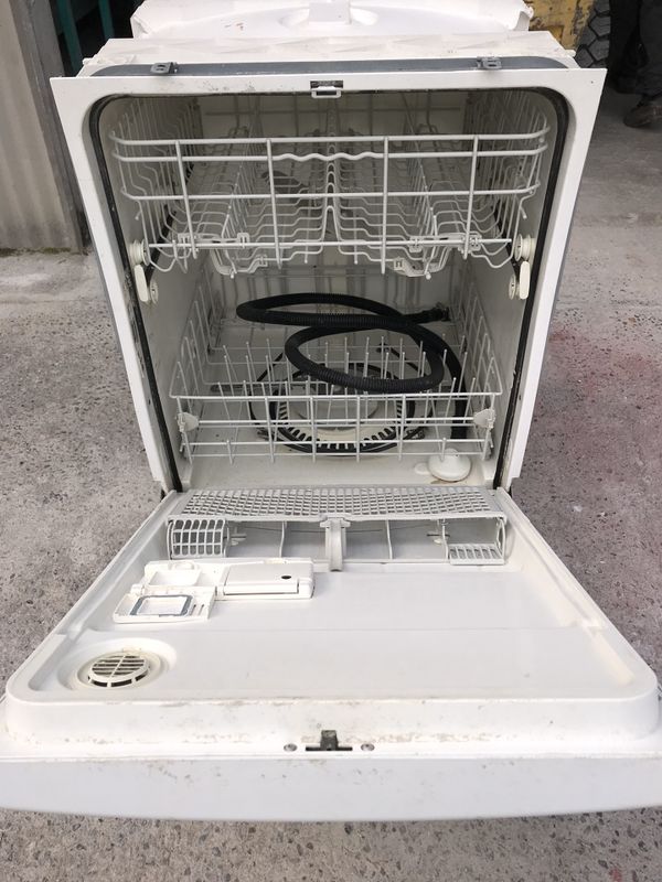 Whirlpool Gold Dishwasher Quiet Partner iii for Sale in Renton, WA