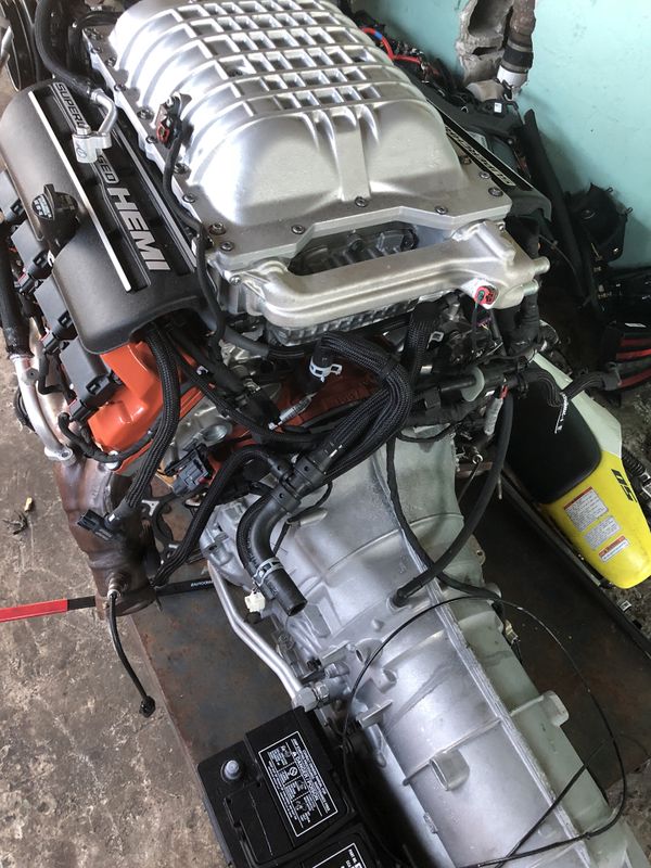 2017 hellcat motor ,and transmission HEMI low miles 4600 super clean engine for Sale in Miami
