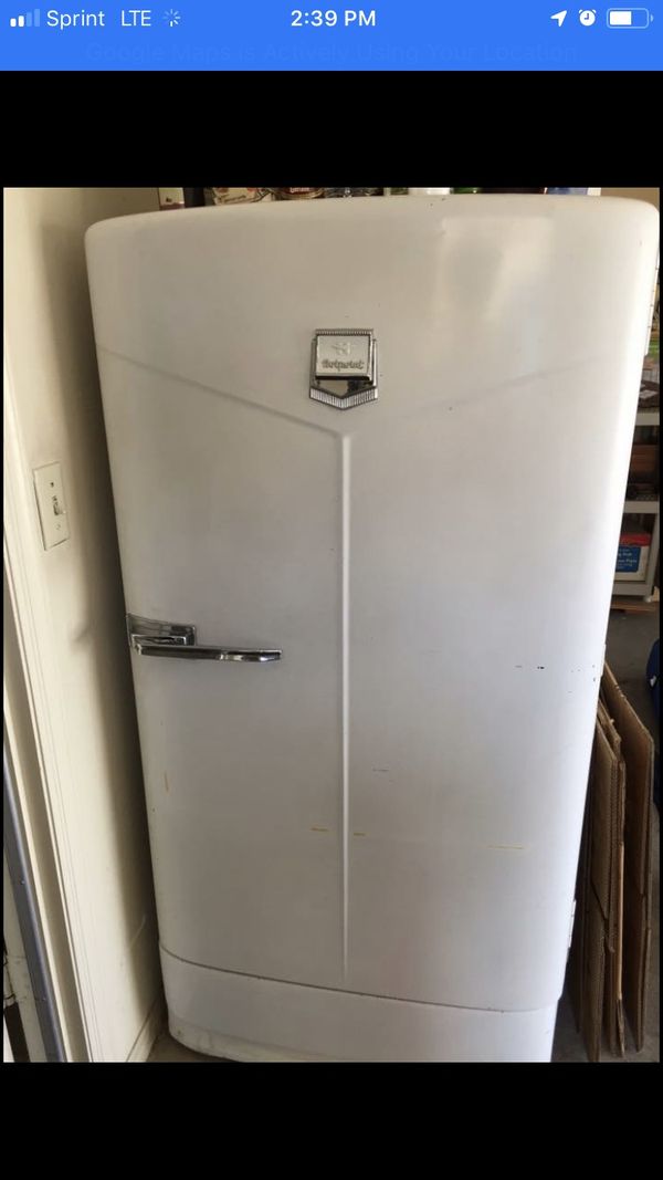 Vintage 1950s Hotpoint refrigerator for Sale in Queen Creek, AZ - OfferUp