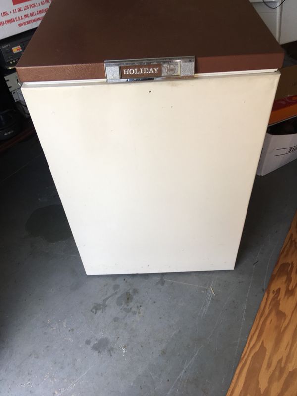 Holiday upright freezer by Rheem 5.1 ft.³ for Sale in Salisbury, NC - OfferUp