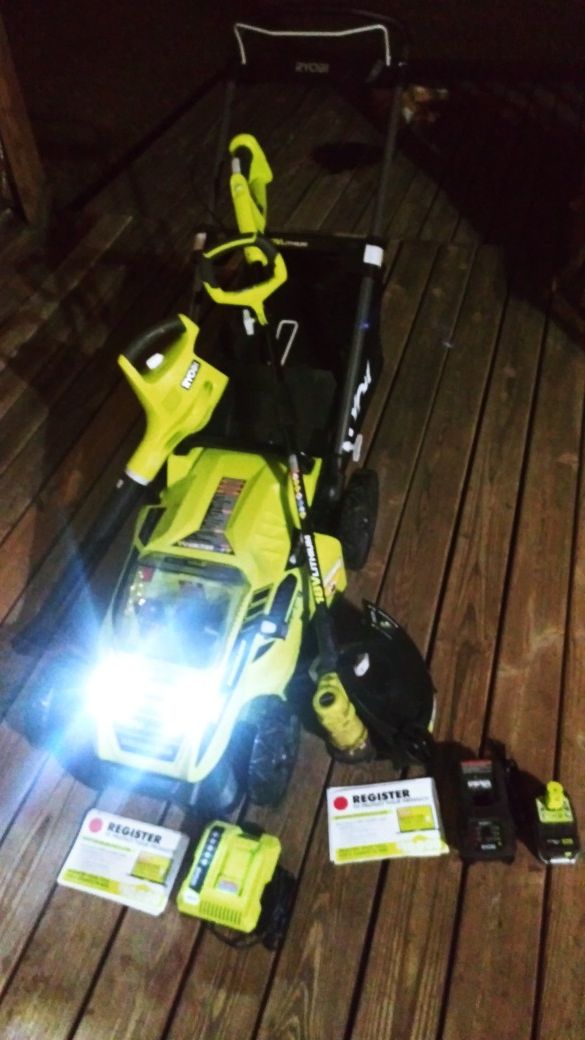 "4 in 1" 40V RYOBI Mower, Blower, Weed Eater/Edger attachment Combo Set