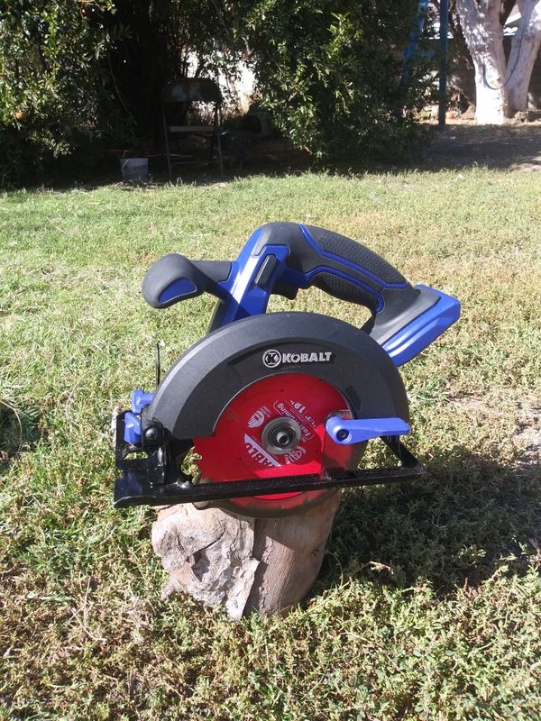 Kobalt 18v 6 1\2 inch circular saw with charger for Sale in Alhambra, CA - OfferUp