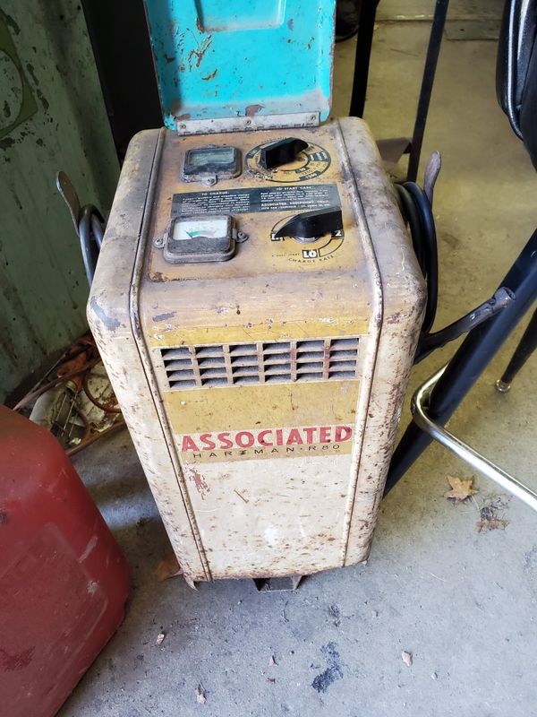 1960s associated Battery Charger (works) for Sale in Middletown, IN