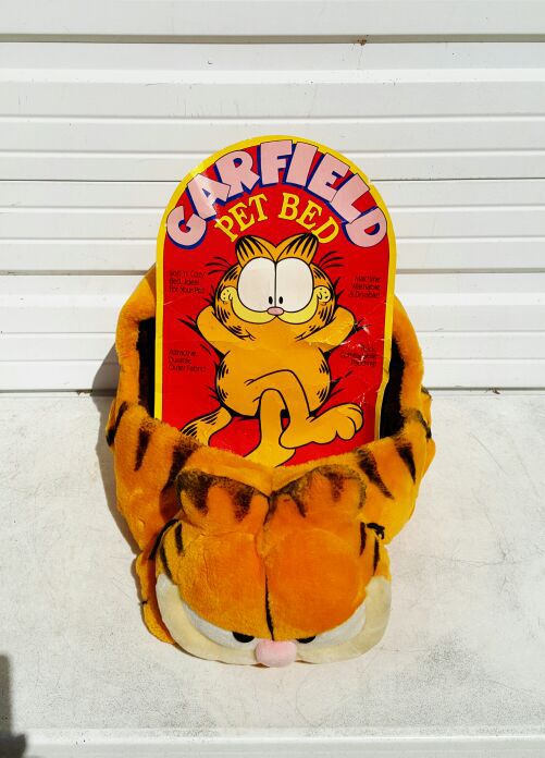 NEW Rare Vintage Plush Garfield Pet Bed for Sale in Orange City, FL