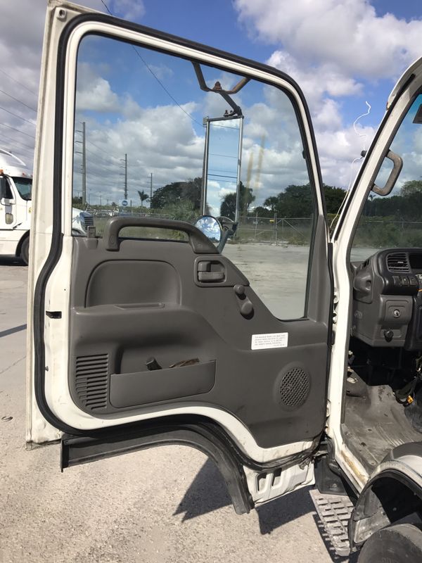Box truck Isuzu nqr parts / 18 aluminum box only for Sale in Boca Raton