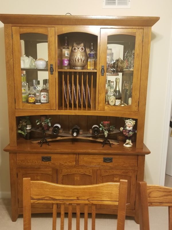 Mission Style Hutch and Dining Room Table for Sale in North Ridgeville