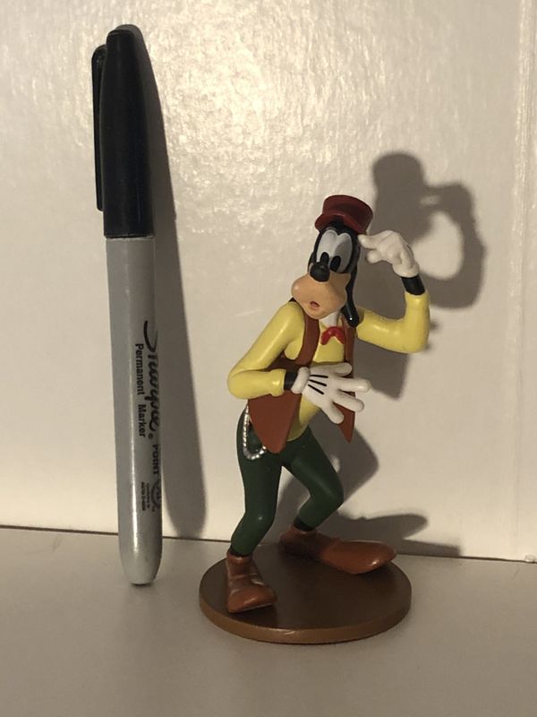 figurine goofy