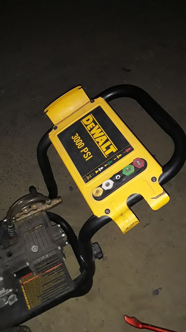 Dewalt pressure washer 3000 psi 2.5 gpm for Sale in Sacramento, CA