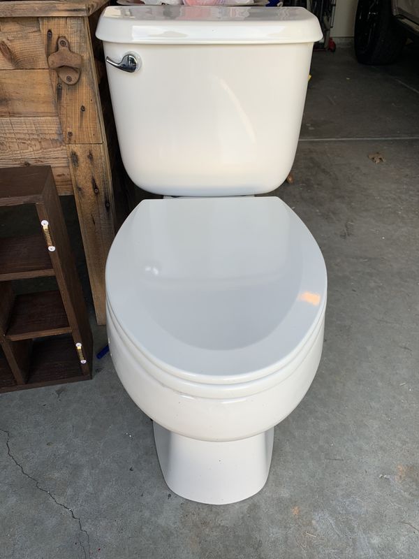 *FREE* Sterling Toilet 1.6GPF for Sale in Monroe, GA - OfferUp