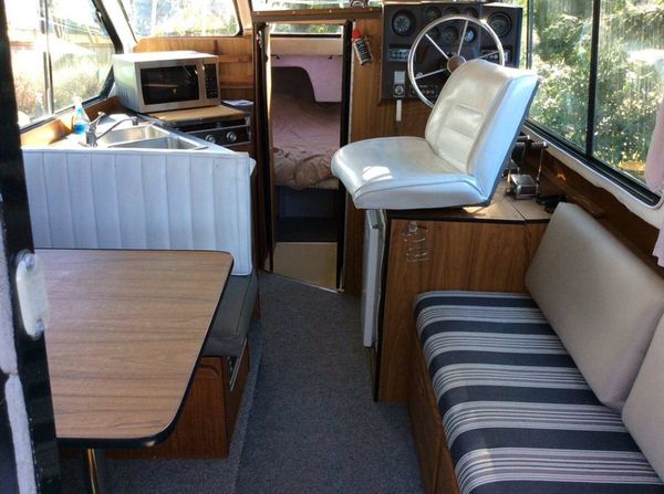 1977 Reinell Cabin Cruiser With Flybridge 26 For Sale In