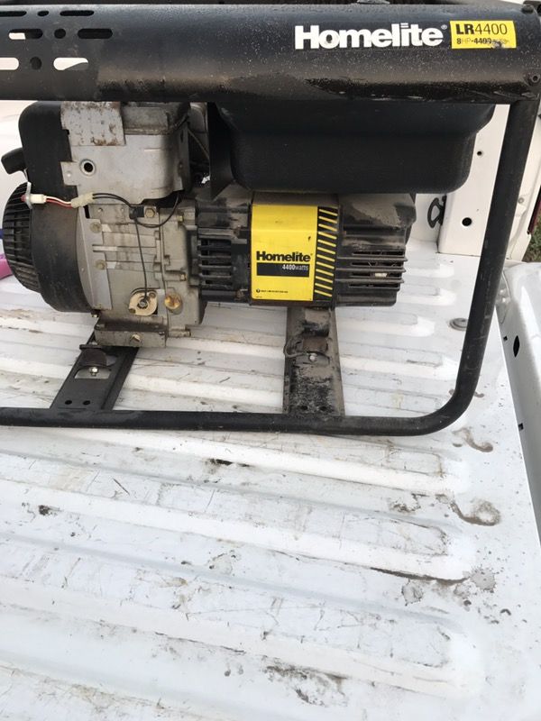 Homelite LR4400 Generator 8HP Briggs and Stratton 4400 Watts 110v
