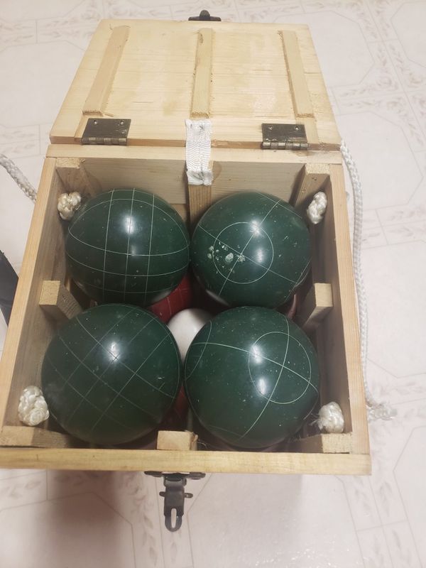 Eddie Bauer bocce balls use great shape set in Wood carry case for Sale