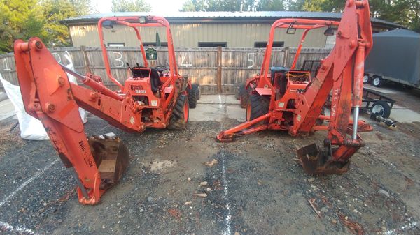 2005 allmand tlb 325 tractor/backhoe/loader for Sale in Charlotte, NC