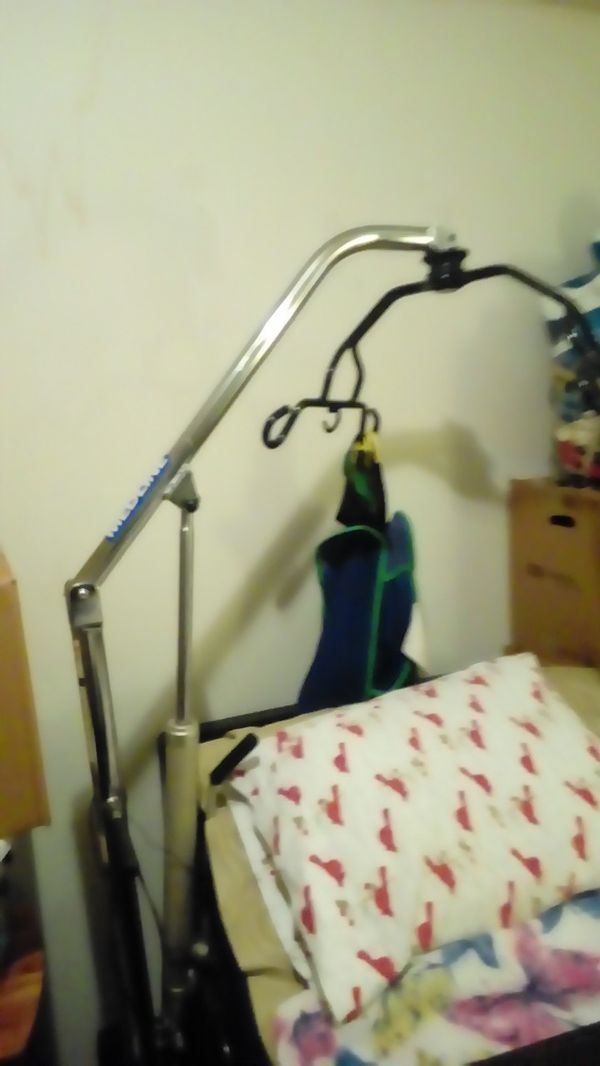 Medline Brand Hydraulic Hoyer Lift for Sale in Midwest