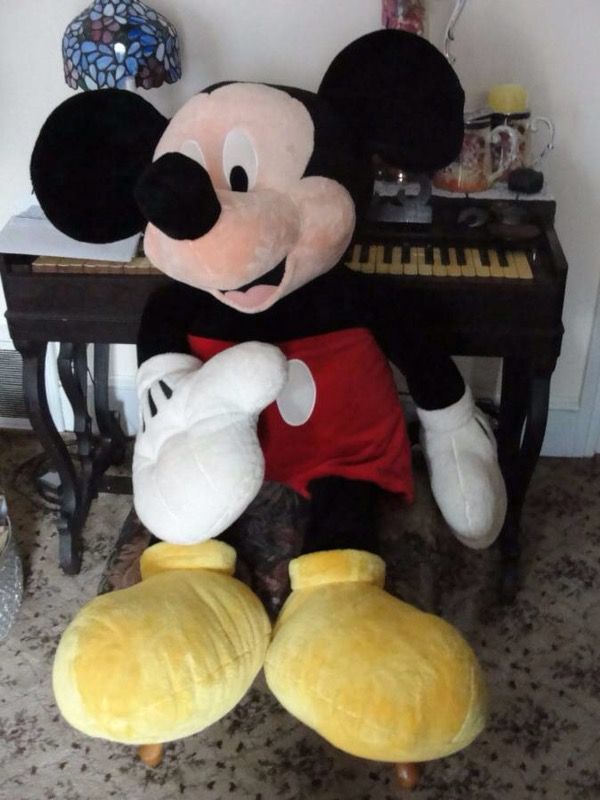 giant mickey mouse soft toy