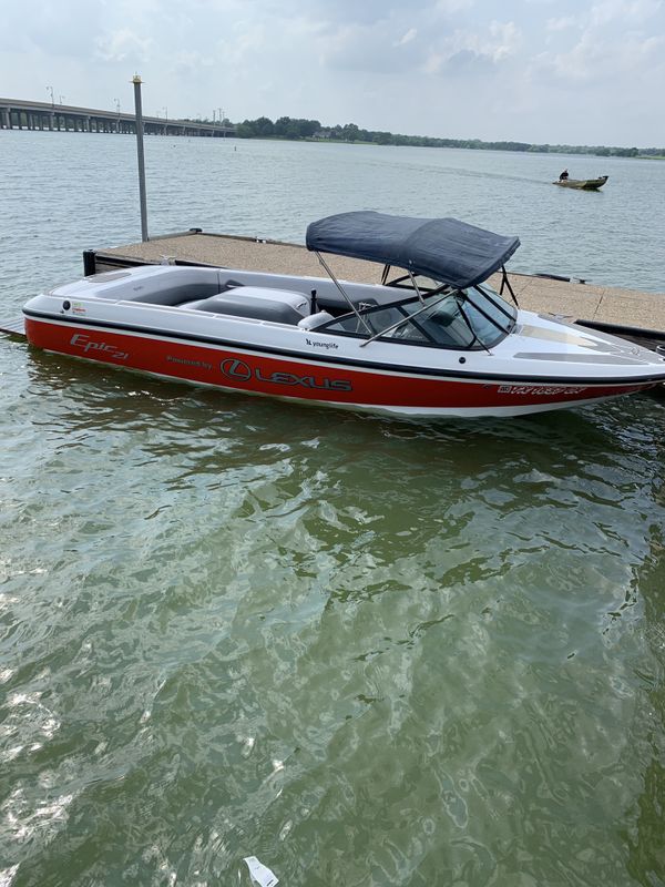 21 ft Toyota ski boat 300 horsepower excellent condition for Sale in ...