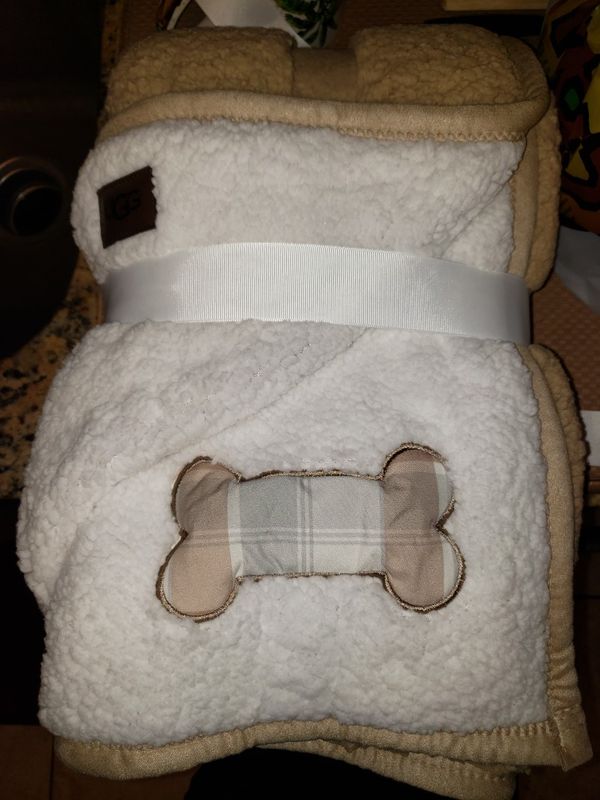 UGG Dog Bed and Blanket for Sale in Casselberry, FL OfferUp