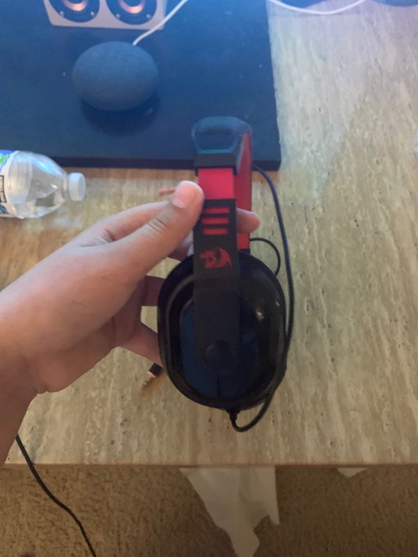 Red dragon headset with mic for Sale in Irvine, CA - OfferUp