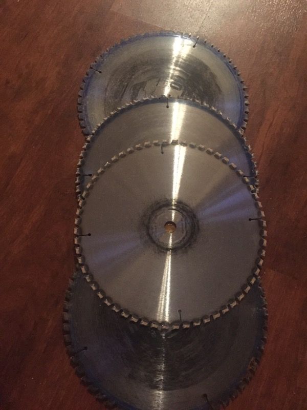 4 saw blades (used) Avanti pro 10 in. X 60 tooth fine finish saw blades