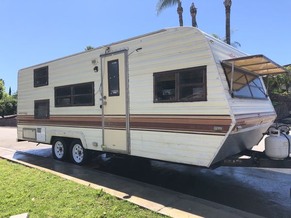 1985 wilderness 20ft travel trailer for Sale in Riverside, CA - OfferUp