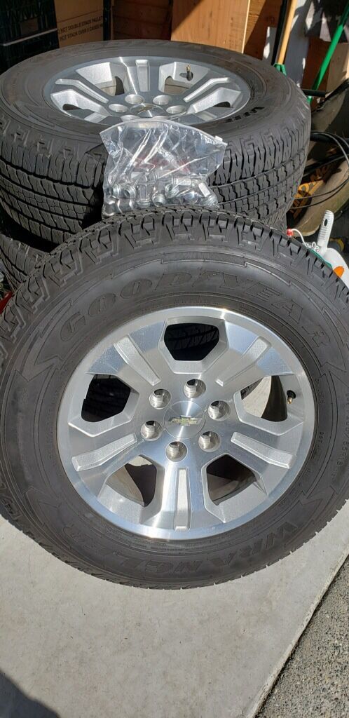 Chevy Silverado 2017-2018 z71 Tires and Rims