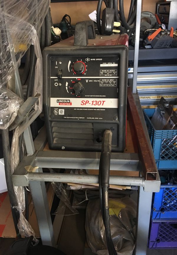 SP 130 Lincoln Mig welder 220volt comes with Proffesional my built weld