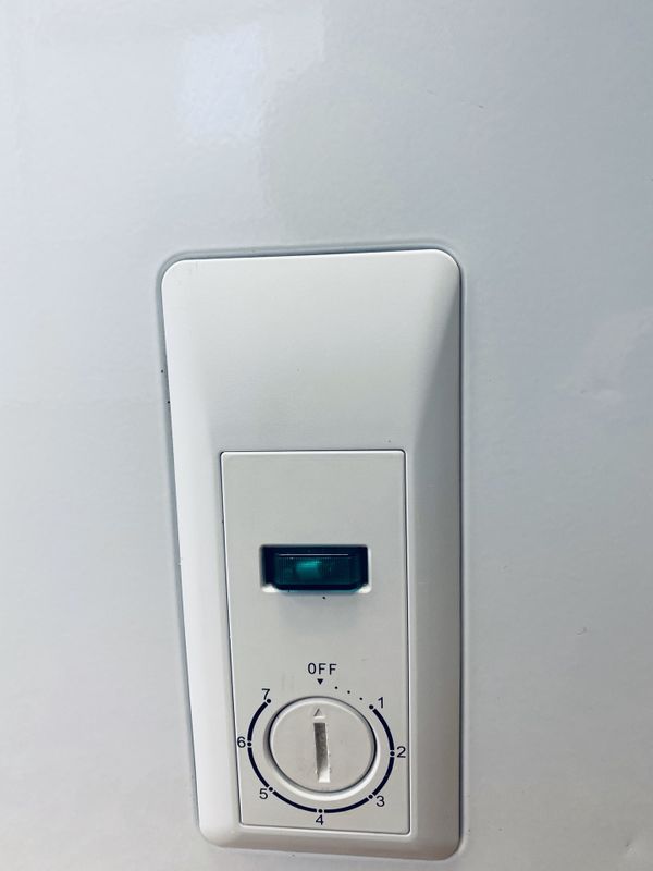 Idylis 7.1-cu ft Manual Defrost Chest Freezer White for Sale in Everett