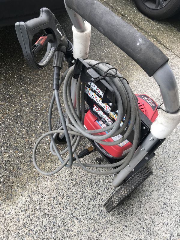 Honda pressure washer with soap dispenser and 4 different tips for Sale
