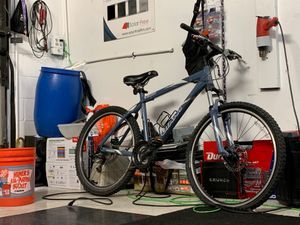 Bicicleta de montaña rodada 26 for Sale in Santa Ana, CA