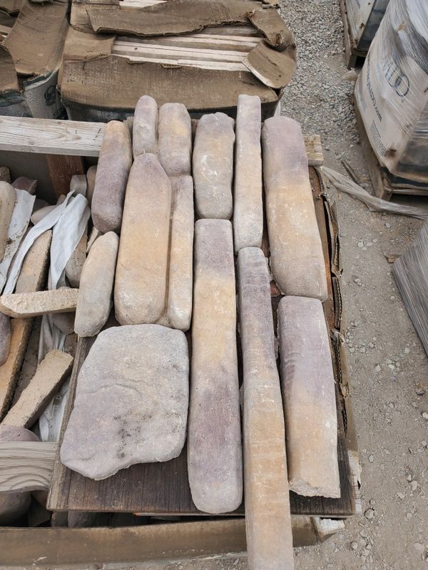 SURPLUS STONE VENEER 400 EACH PALLET ( 100 SQUARE FEET PER PALLET) for