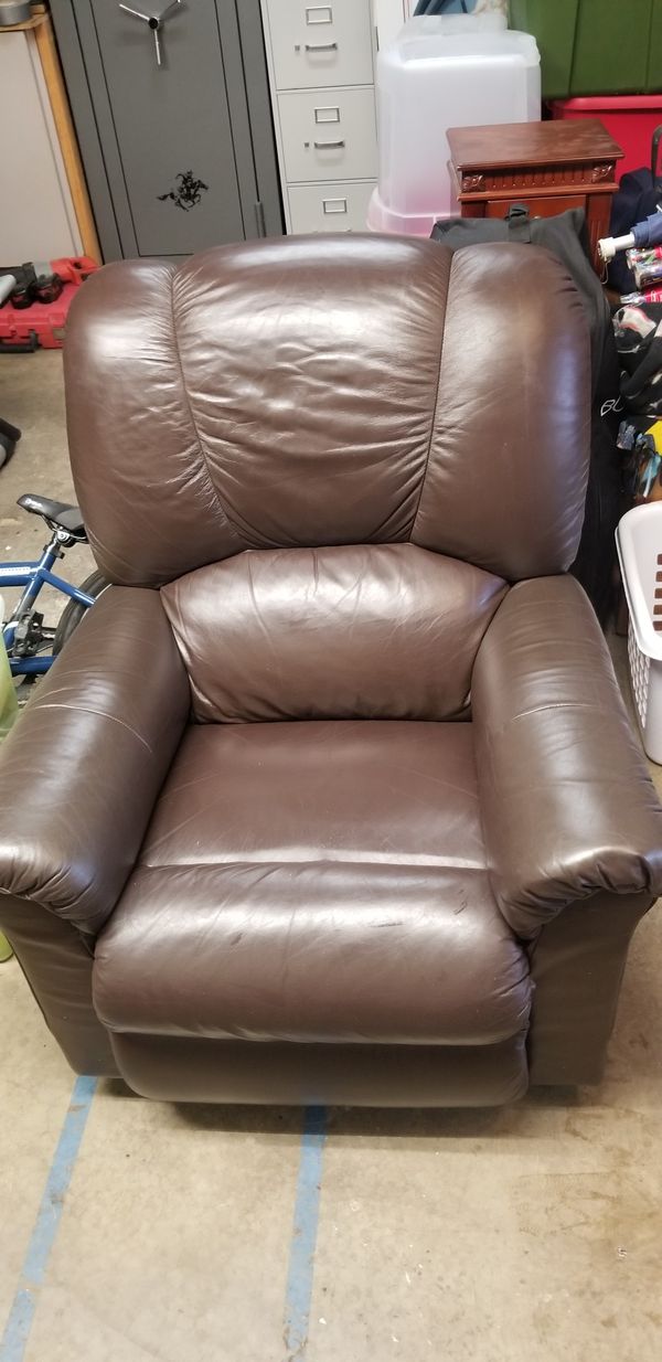 Brown leather Lazy boy Recliner for Sale in Covington, WA OfferUp
