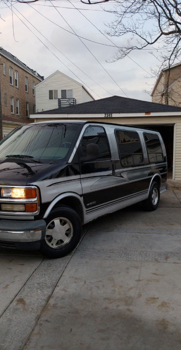 1999 Chevy conversiÃ³n van custom sounds TVs lights for Sale in Chicago, IL - OfferUp