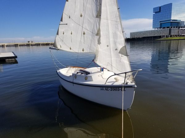 16 ft compact sailboat