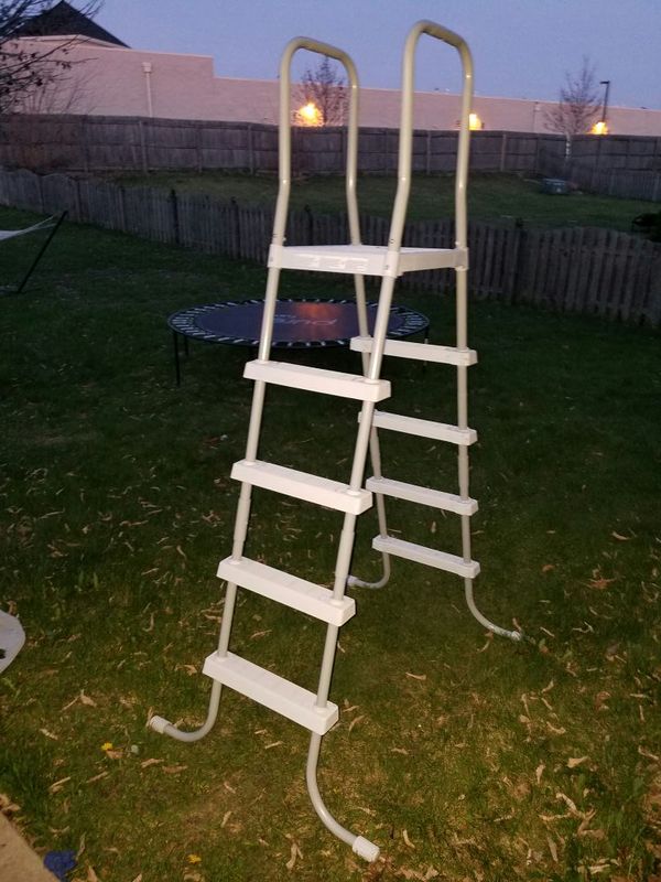 Pool Intex 24x12x52 ultra frame pool for Sale in Romeoville, IL OfferUp