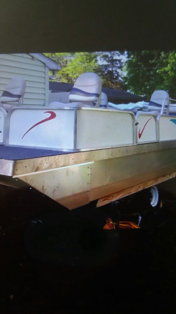 16 foot pond pontoon boat for Sale in Joliet, IL OfferUp