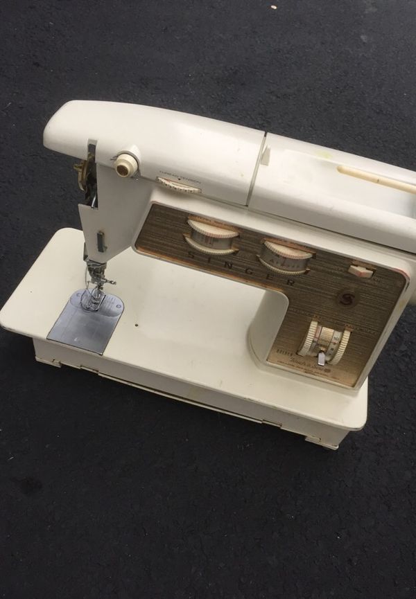 Singer Golden Touch & Sew Deluxe Zig Zag Model 750 Sewing Machine