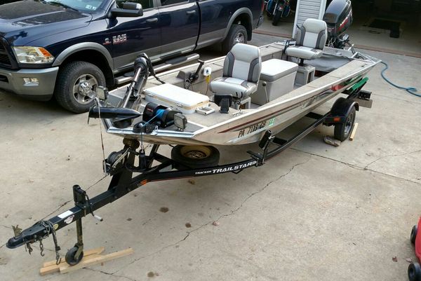 Bass tracker Panfish 16 boat with jet motor for Sale in Liverpool, PA ...