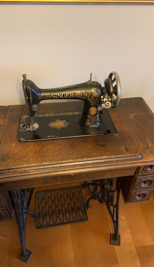 1910 G series Singer sewing machine for Sale in Tenino, WA - OfferUp