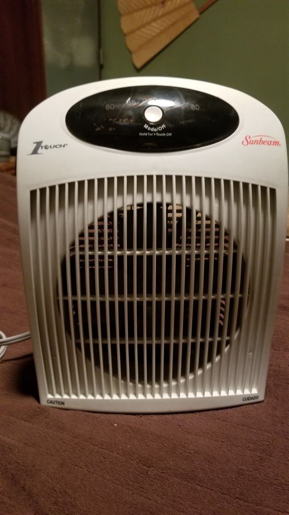 Sunbeam Space Heater. 1 touch. Hi/Low. 50 off retail for Sale in