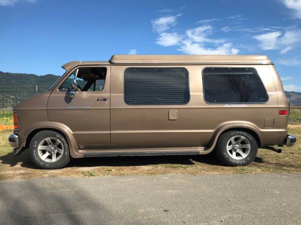 1992 Dodge B250 Camper Van W/ Solar for Sale in San Jose, CA - OfferUp