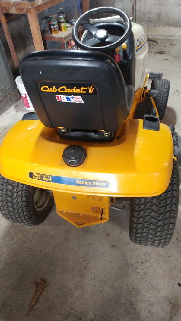Cub Cadet GT 218644 Lawn Tractor riding mower for Sale in St. Louis