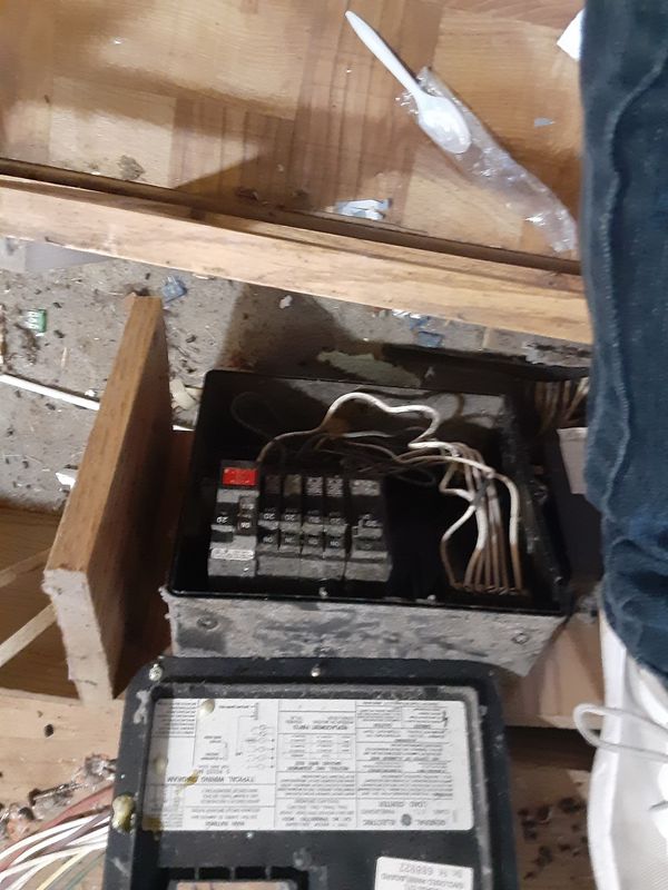 Breaker box for pull behind camper. All breakers in tact. Great for