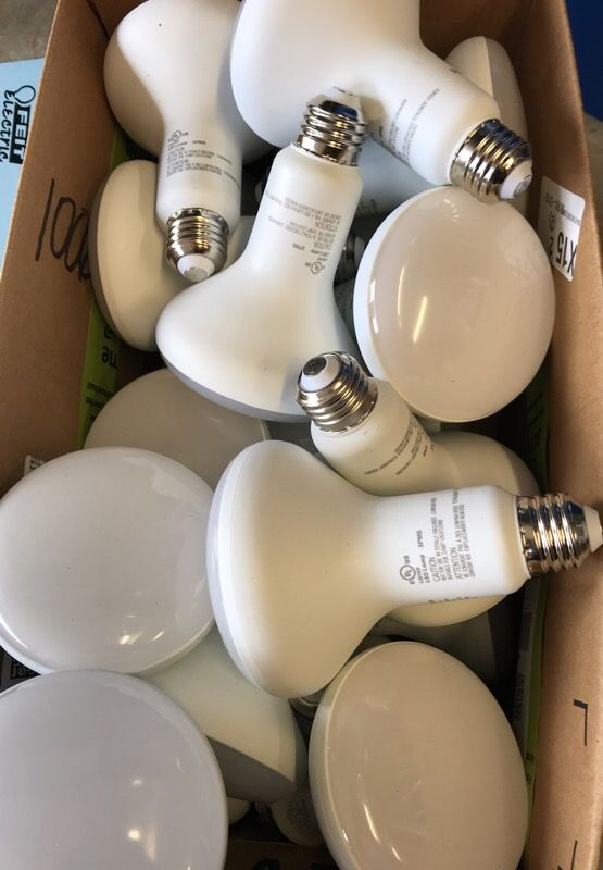 philips-3pm5-led-can-light-bulbs-and-satco-60w-incandescent-bulbs-for