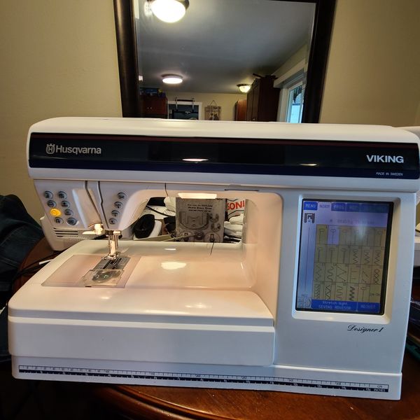 Husqvarna Viking Designer 1 Sewing Machine with Embroidery Table & USB