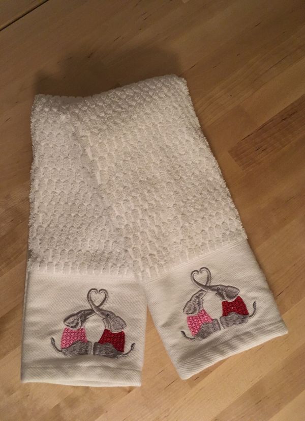 Casaba embroidered elephant bath towel set (2 matching hand towels