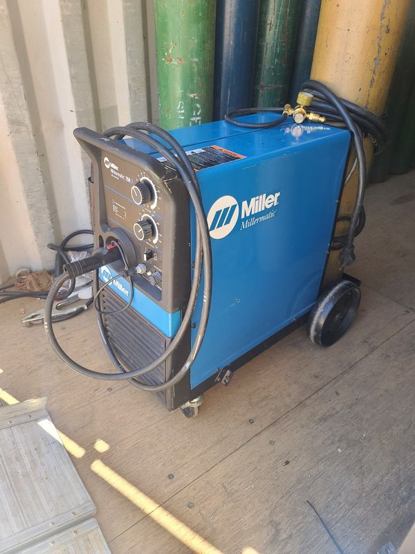 Miller Millermatic 250X mig welder like new, can come with spoolgun and