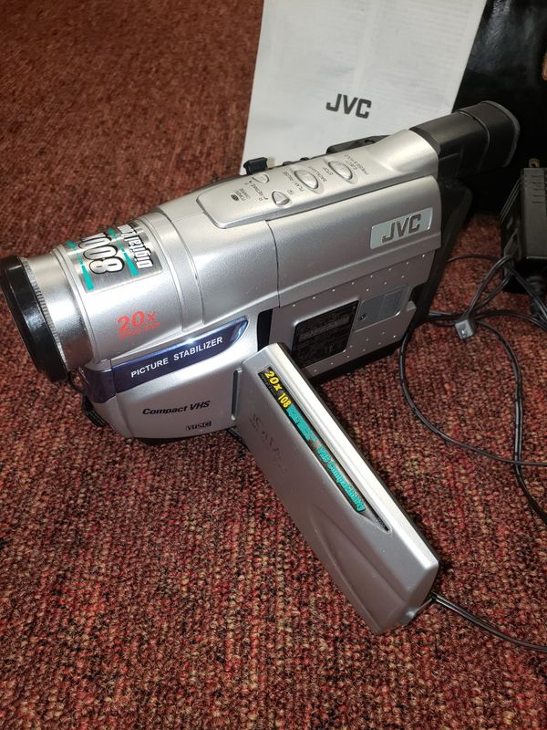 Bundle of JVC Compact VHS Camcorder GRAXM18U 20x Optical Zoom 800x